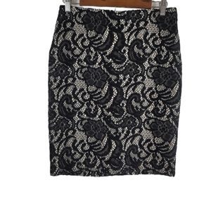 Ann Taylor Pencil Skirt Size 6 Black Lace Overlay w Cream Liner Stretch Waist